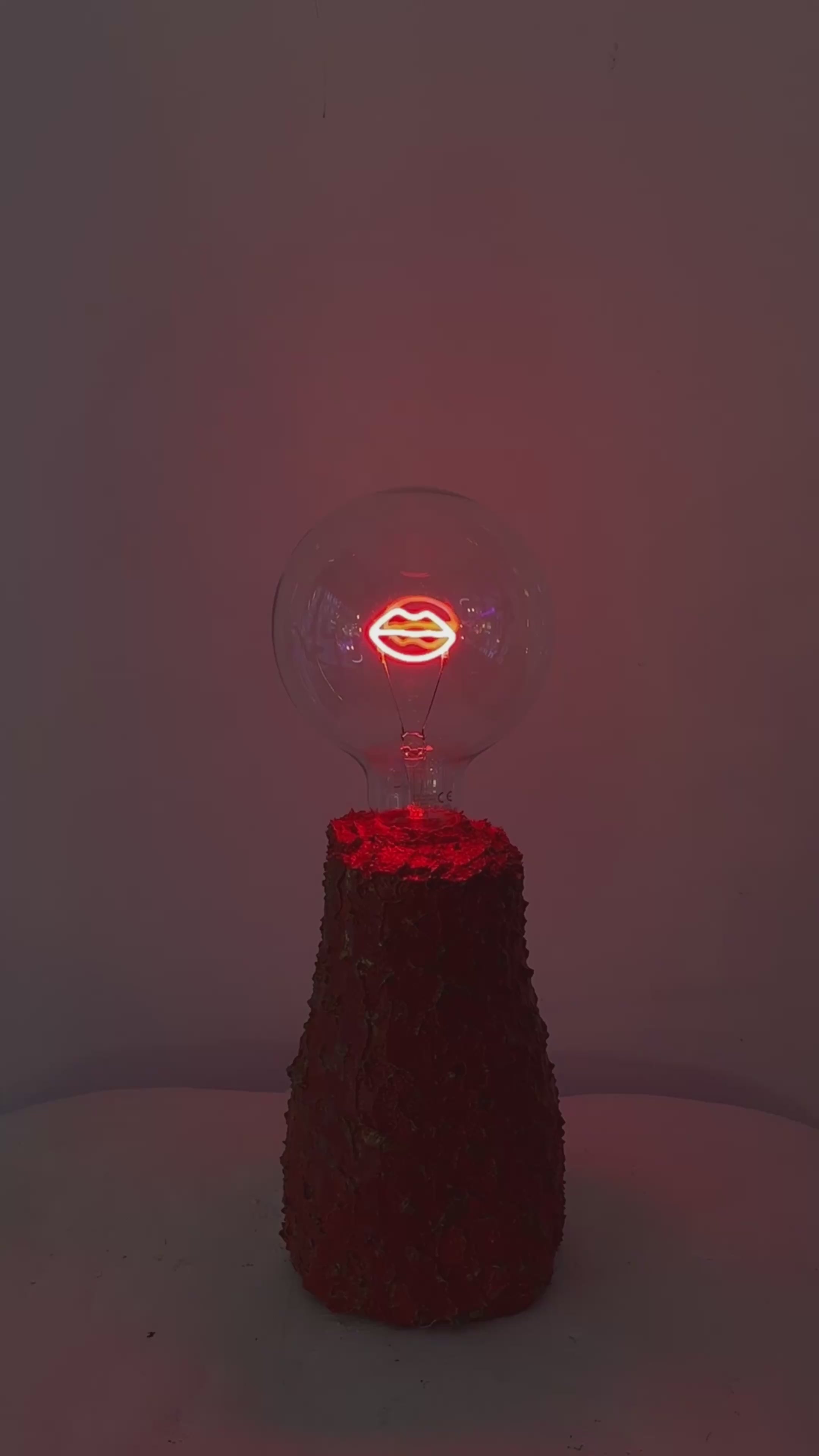 Cargar vídeo: Red Dragon